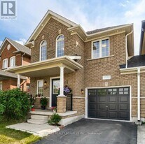 5568 Freshwater Dr in Mississauga, ON - Building Photo