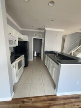 2550 Grand Central Pkwy in Orlando, FL - Building Photo - Building Photo