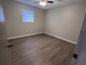 1 Eucalyptus St, Unit Triplexunit 1C in Sulphur, LA - Building Photo - Building Photo