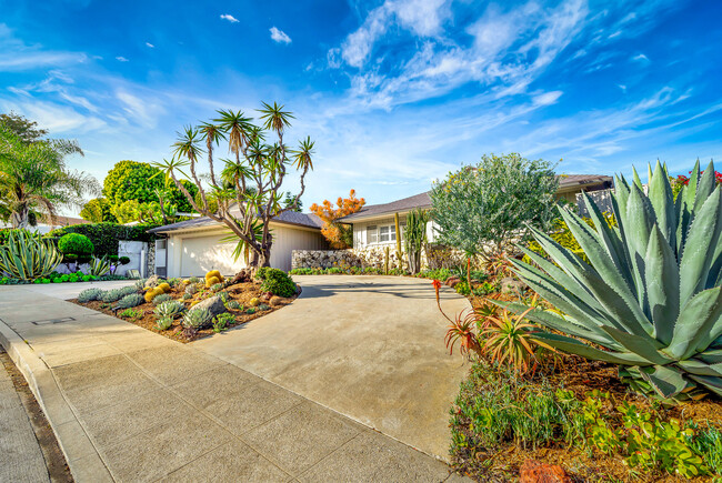 5227 Veronica St in Los Angeles, CA - Foto de edificio - Building Photo