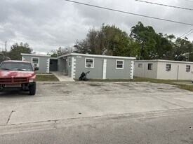 3033 2nd St in Ft. Myers, FL - Building Photo