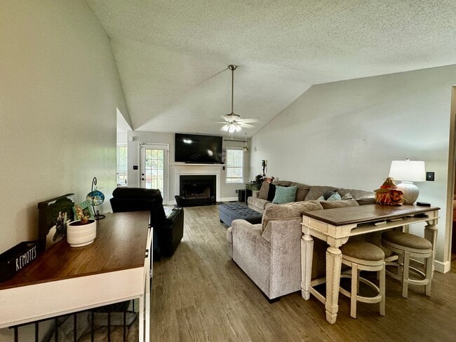 108 Kanton Dr in Jacksonville, NC - Building Photo - Building Photo