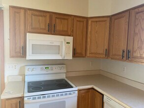 607 Apple Hill Way in Angola, IN - Building Photo - Building Photo
