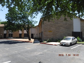 1207 Southport Dr in Austin, TX - Building Photo - Building Photo