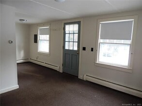 15a Reynolds Rd in Danbury, CT - Building Photo - Building Photo