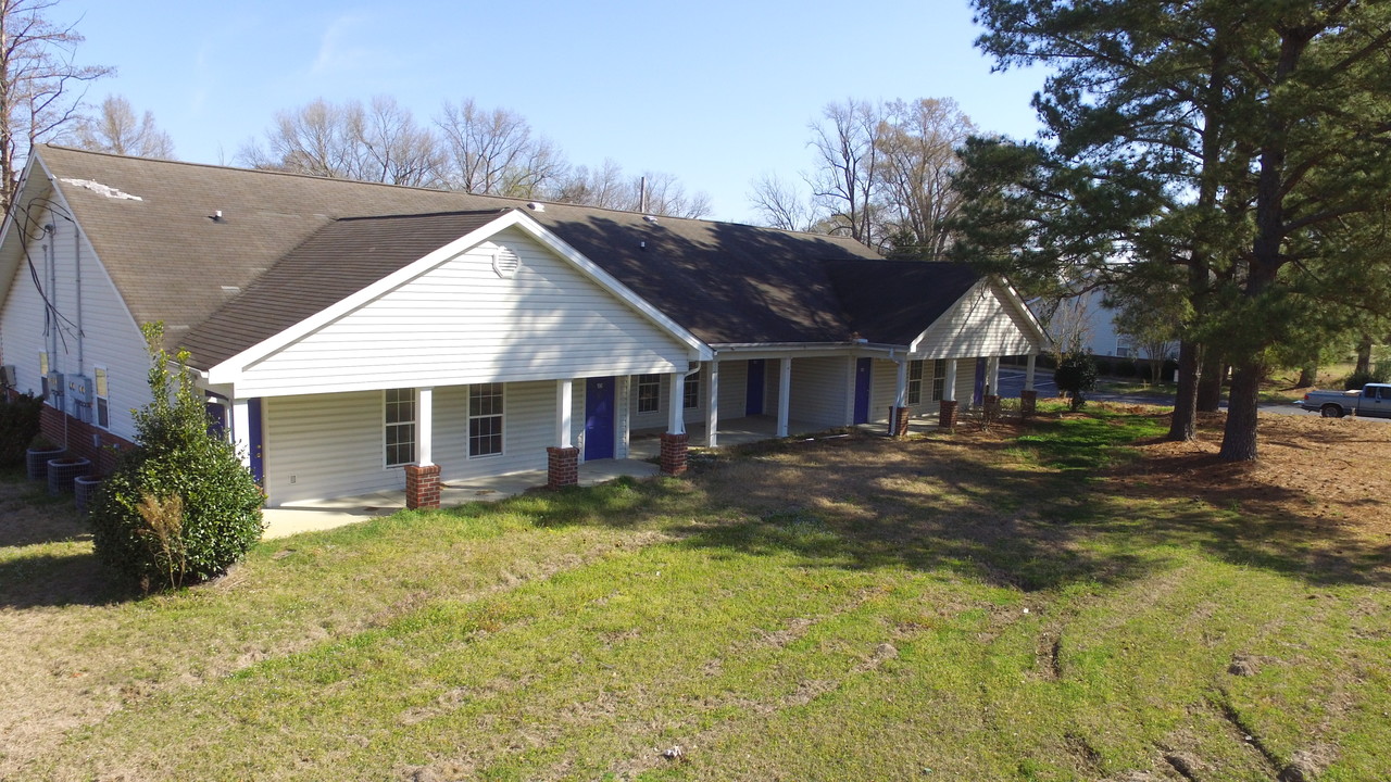 Prince Court Apartments in Princeville, NC - Building Photo