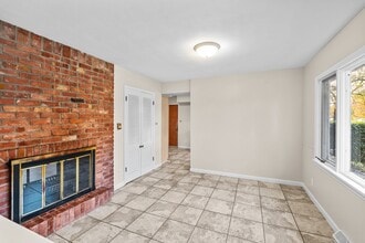 3735 Heatherdowns Blvd in Toledo, OH - Foto de edificio - Building Photo