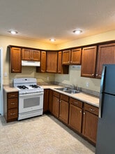 630 N Chestnut St in Litchfield, IL - Building Photo - Building Photo