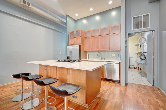 1760 W Wrightwood Ave, Unit 115 in Chicago, IL - Foto de edificio - Building Photo