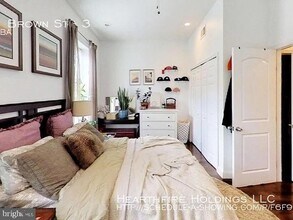 1621 Brown St in Philadelphia, PA - Foto de edificio - Building Photo