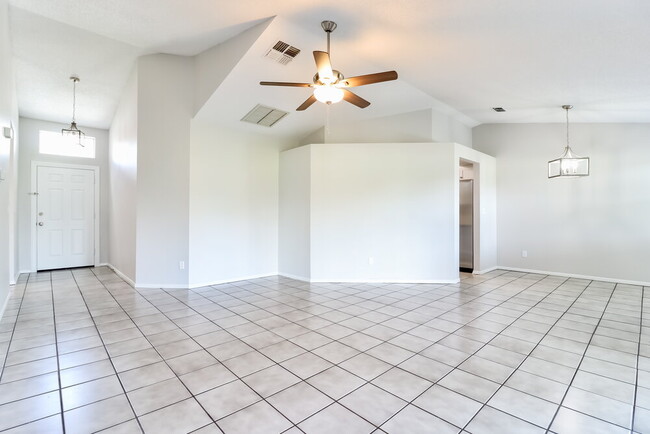 227 Belfort Pl in Valrico, FL - Building Photo - Building Photo