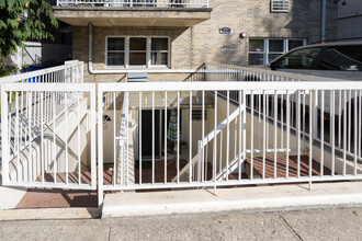 77 Dahlgren Pl in Brooklyn, NY - Building Photo - Building Photo