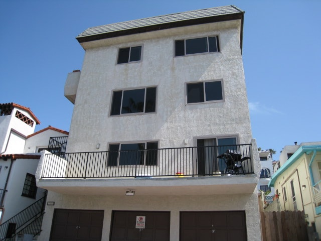 100 S El Camino Real