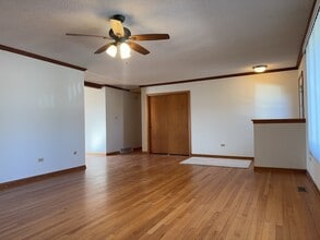 580 N State St in Hampshire, IL - Building Photo - Building Photo