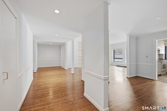 1 Milbank Ave in Greenwich, CT - Building Photo - Building Photo