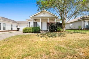 33171 Stables Dr in Spanish Fort, AL - Building Photo