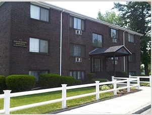 Oakland Heights Apartments in Methuen, MA - Building Photo - Building Photo
