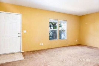 801 W Ward Ave in Ridgecrest, CA - Foto de edificio - Building Photo