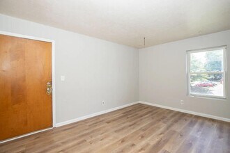 7417 Garrison Rd in Louisville, KY - Building Photo - Building Photo