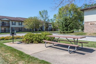 Old Orchard Estates in Carbon Cliff, IL - Building Photo - Building Photo