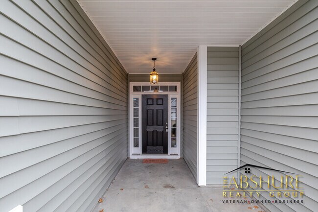 325 Timber Meadow Lake in Fuquay Varina, NC - Building Photo - Building Photo