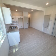 647 Hammond Ave in San Antonio, TX - Building Photo - Building Photo