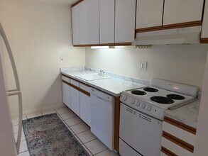 3050 Rue D’Orleans in San Diego, CA - Building Photo - Building Photo