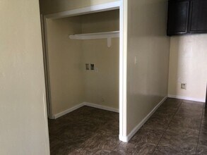703 N St in Bakersfield, CA - Building Photo - Building Photo