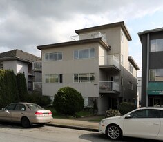 1016 W 13th Ave in Vancouver, BC - Building Photo