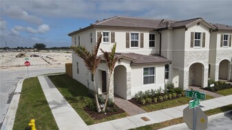 2617 SE 28th St in Homestead, FL - Building Photo