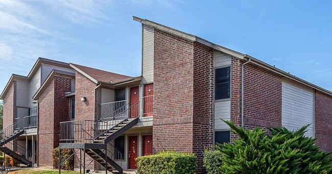 Brooksfield Apartments in San Antonio, TX - Building Photo - Building Photo