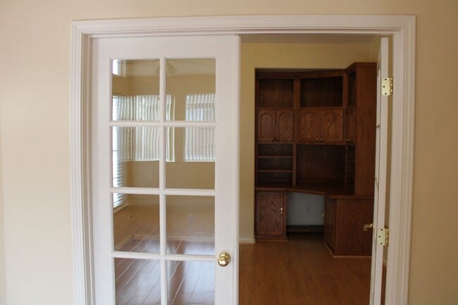 property at 2014 Frauenfeld St