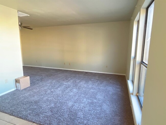 2126 NW 118th St in Oklahoma City, OK - Building Photo - Building Photo