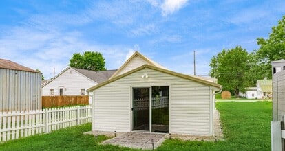 165 W Jersey St in Johnstown, OH - Foto de edificio - Building Photo