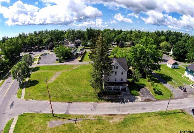 78 Mitchell St in Saratoga Springs, NY - Foto de edificio - Building Photo