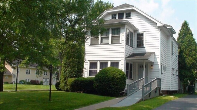 1067 Winton Rd in Rochester, NY - Building Photo - Building Photo