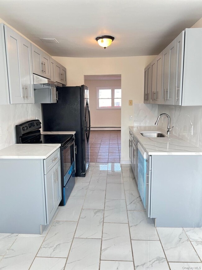 18 Chaucer Ct in Middletown, NY - Building Photo - Building Photo