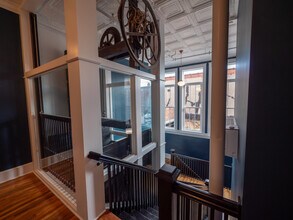 121 N Main St, Unit 201 in Salisbury, NC - Foto de edificio - Building Photo