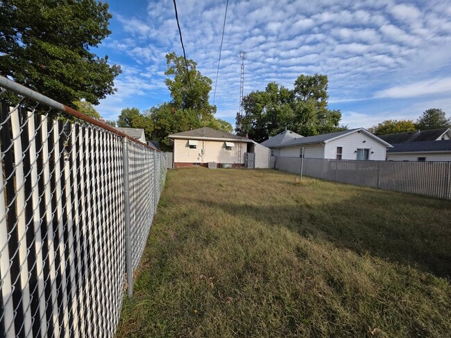 2153 S 12th St in Springfield, IL - Building Photo - Building Photo