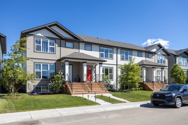 22 Latoria Crt in Red Deer County, AB - Building Photo - Building Photo