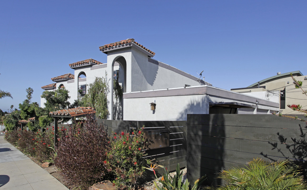 1650-1656 Sunset Cliffs Blvd in San Diego, CA - Foto de edificio