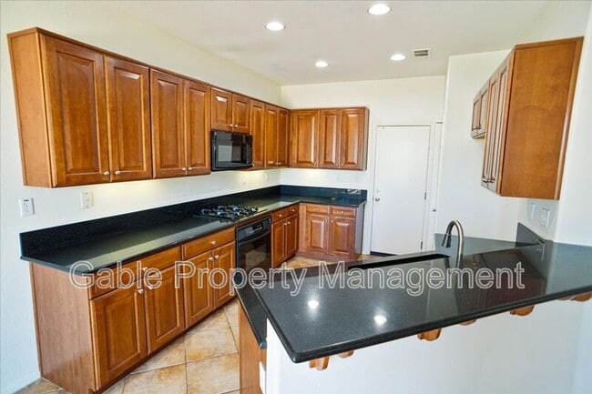 29388 Dakota Dr in Santa Clarita, CA - Building Photo - Building Photo