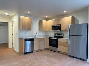 534 Putnam St in Medford, OR - Building Photo - Building Photo