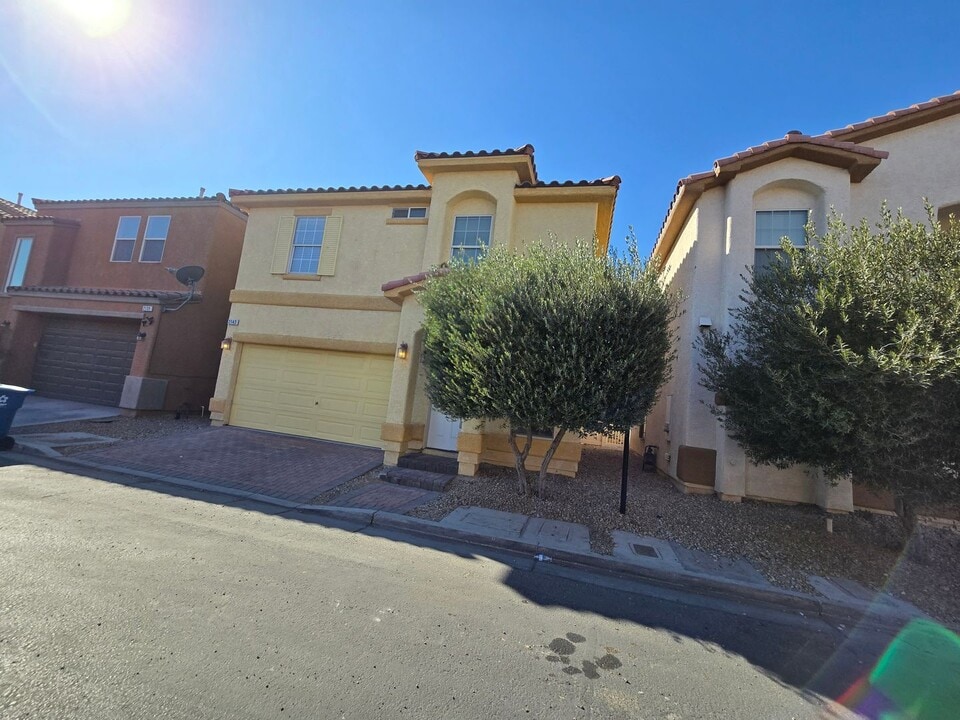 2143 Tiberio Way in Las Vegas, NV - Building Photo