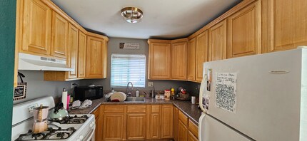 701 1/2 W 46th St in Los Angeles, CA - Building Photo - Building Photo