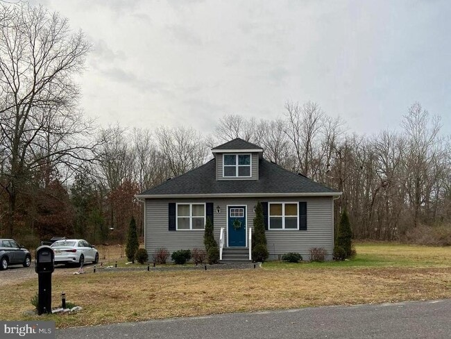 property at 6914 Railroad Blvd