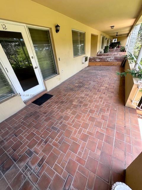 30-30 Park Dr in Bal Harbour, FL - Building Photo - Building Photo