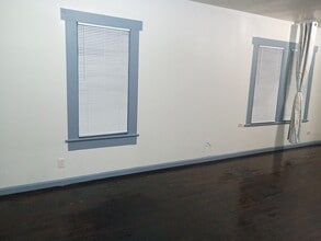 719 Rigsby Ave in San Antonio, TX - Foto de edificio - Building Photo