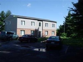 Autumn Hills Apartments in Dowagiac, MI - Building Photo - Building Photo