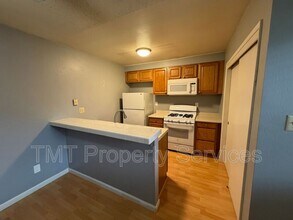 8963 El Mirador Dr in Elk Grove, CA - Building Photo - Building Photo